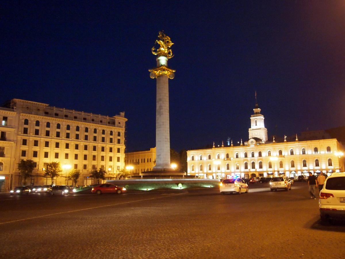 All Seasons Hotel On Freedom Square Tbilisi Exterior foto