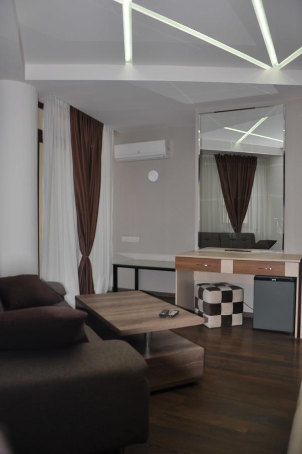 All Seasons Hotel On Freedom Square Tbilisi Exterior foto