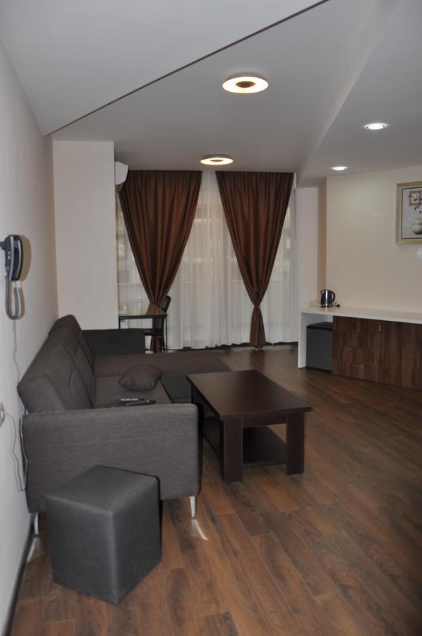 All Seasons Hotel On Freedom Square Tbilisi Exterior foto