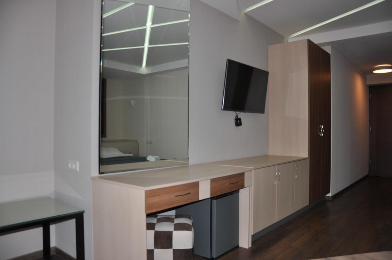 All Seasons Hotel On Freedom Square Tbilisi Exterior foto