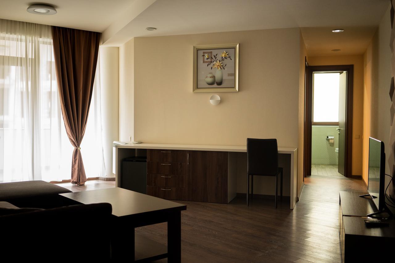All Seasons Hotel On Freedom Square Tbilisi Exterior foto